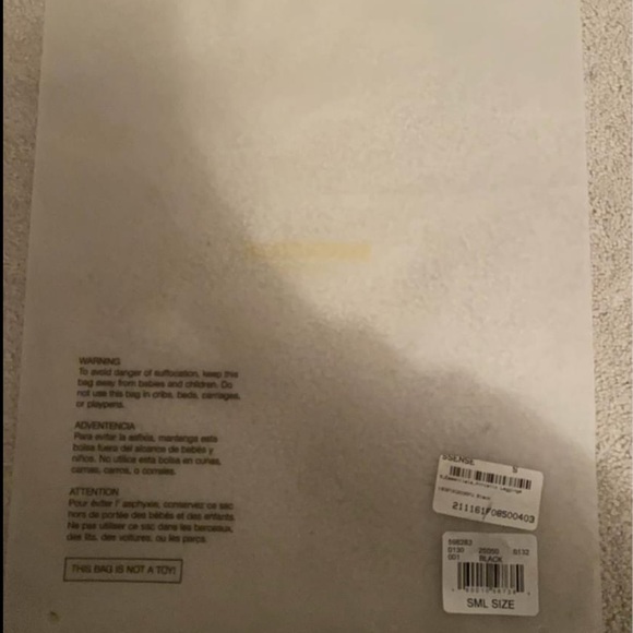 Brand new essentials leggings - Picture 4 of 5